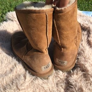 UGG Classic Short Boot